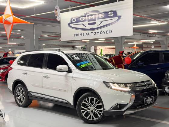 MITSUBISHI OUTLANDER 3.0 GT 4X4 V6 24V GASOLINA 4P AUTOMÁTICO MITSUBISHI OUTLANDER 3.0 GT 4X4 V6 24V GASOLINA 4P AUTOMÁTICO